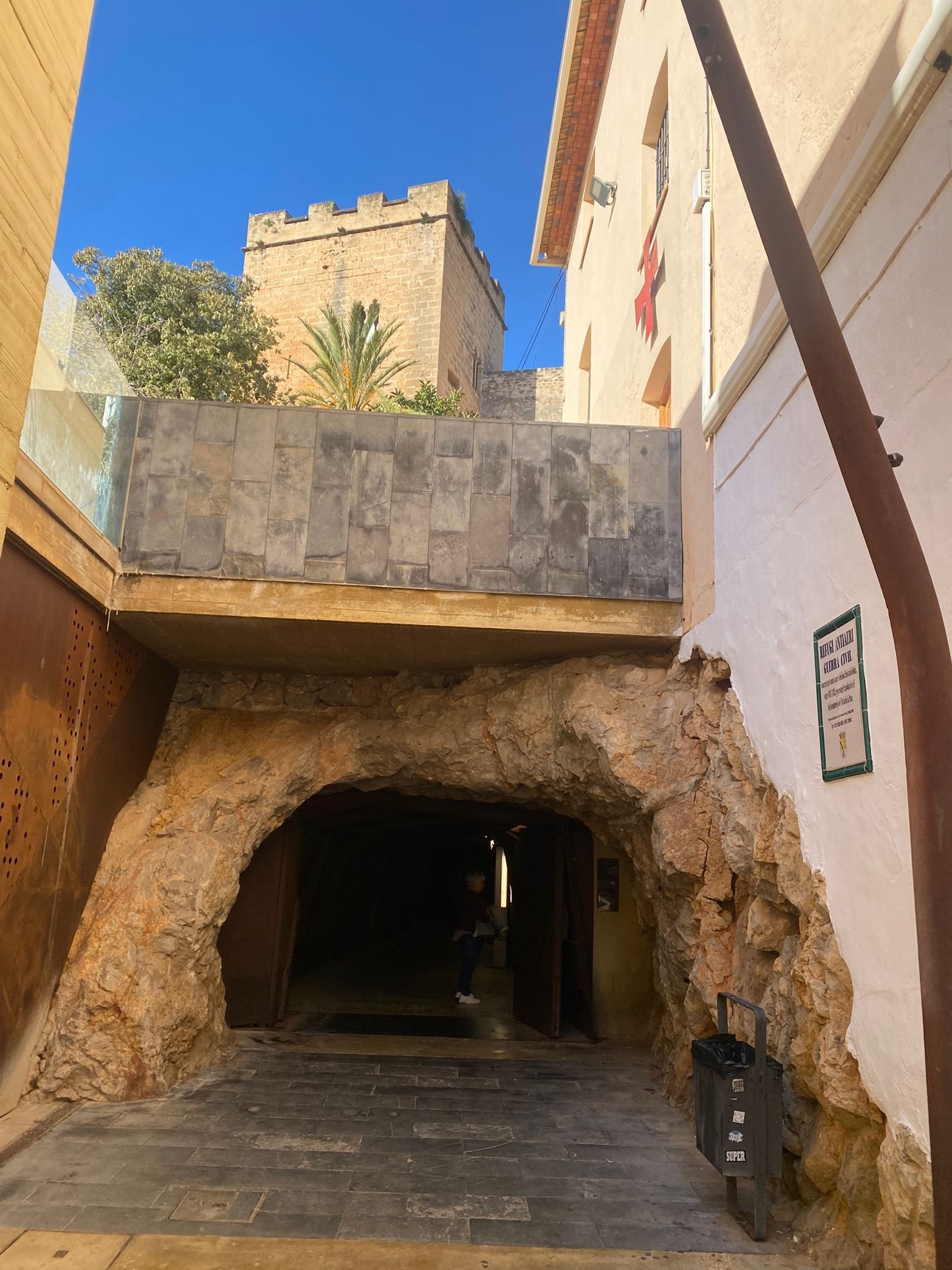 Tunnel