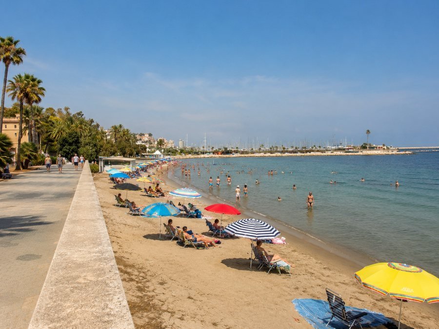 Marineta Cassiana town beach in Dénia